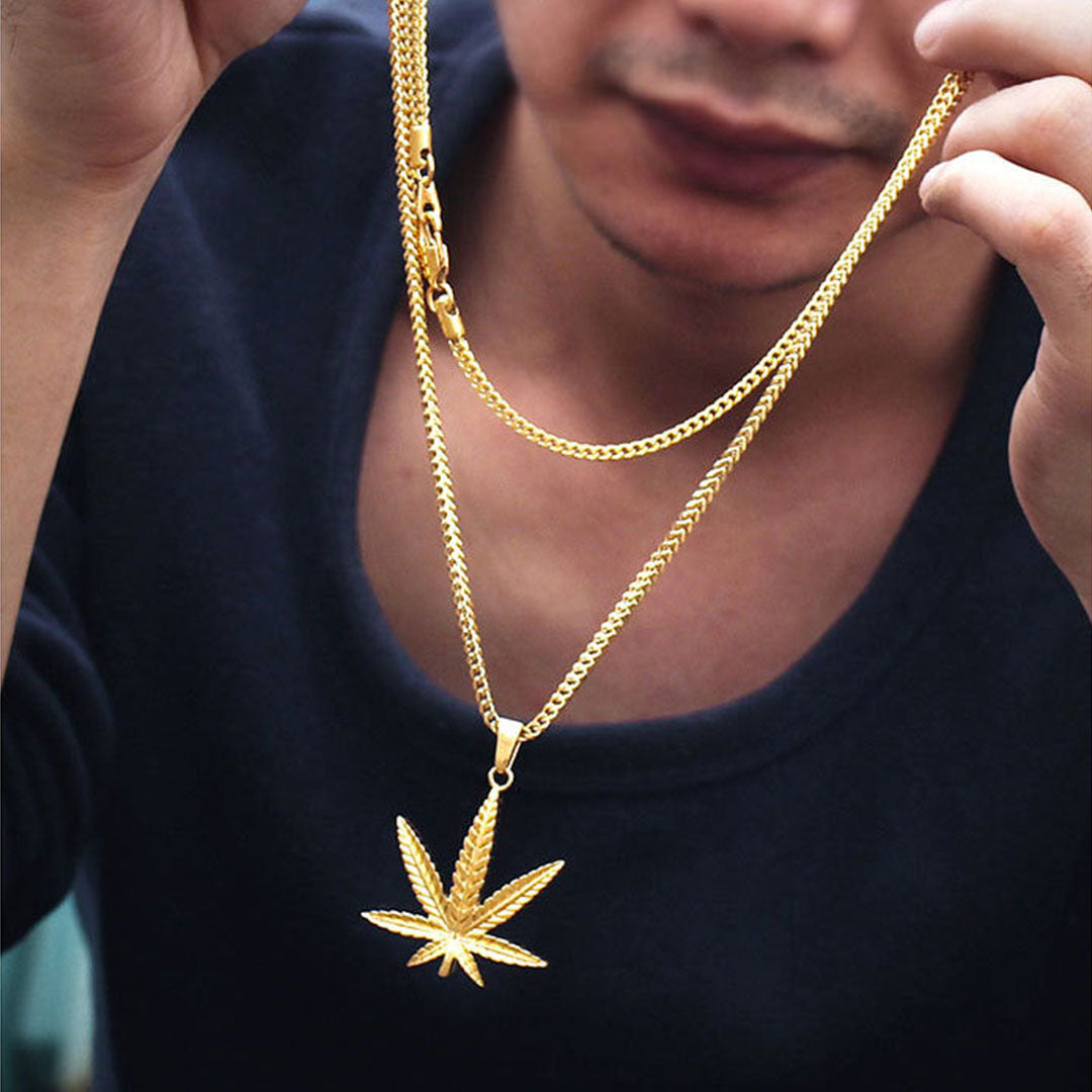 18k Gold Maple Leaf Pendant Tripodjewelry